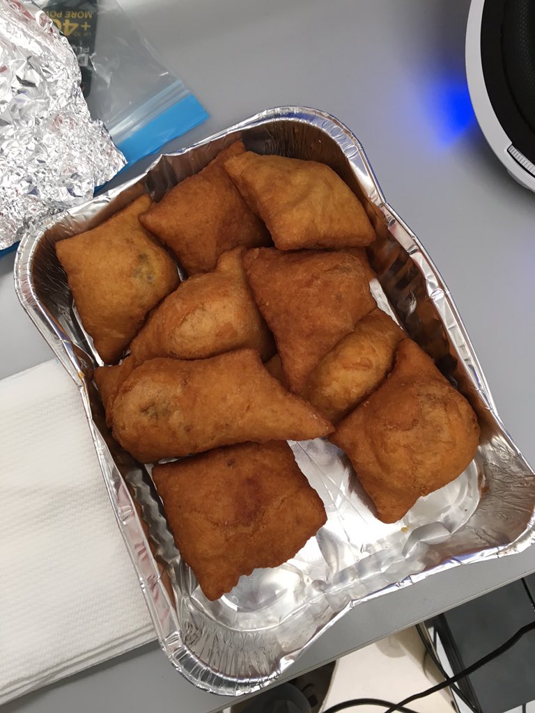 MixedBagIT's tweet photo. Colazione leggera... https://t.co/XW03VXL1nX