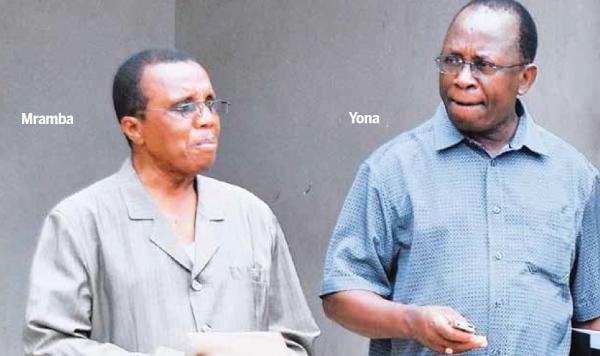 Mramba, Yona watinga hospitali ya Palestina, wapewa vifaa mwananchi.co.tz/Mramba--Yona-w…