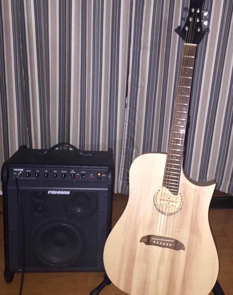 DOSZEE's tweet image. Riversong acoustic and a Fishman acoustic amp.