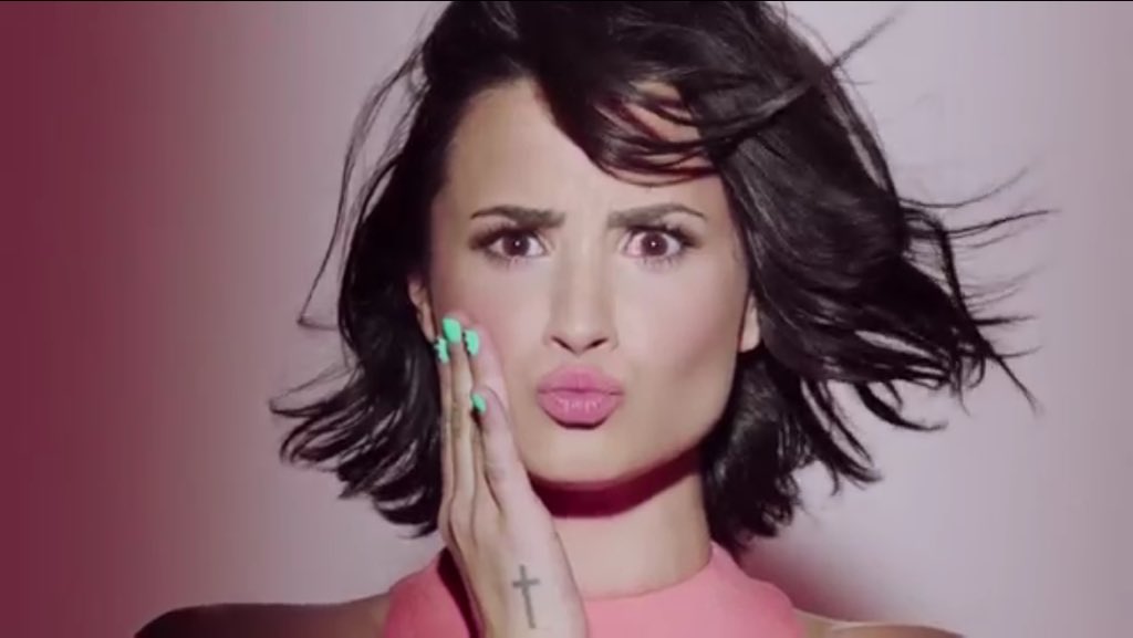 portallovato's tweet image. Novo comercial da Demi para a Skechers! 👏🏼❤️ youtu.be/3biYBKLNBe8