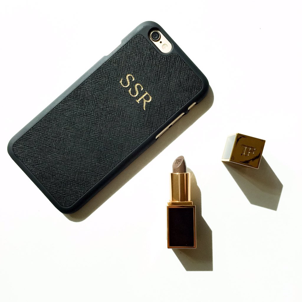 BloggaBling's tweet photo. When everything is monogrammed 💋 #TomFord #tde #Roman #TFLipsandBoys https://t.co/v30of4IHwJ