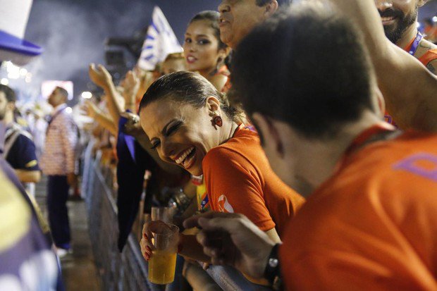 ismerey's tweet image. Viviane é ícone do carnaval do RJ. Gracyanne é o último centauro vivo! #Globeleza #Carnaval