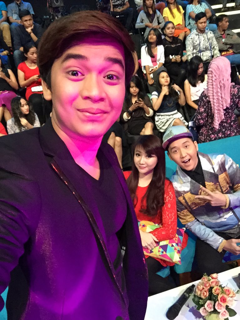 bangbily's tweet photo. Bismillah selamat syuting @coverversion_t7 https://t.co/bzr3tWoRDC
