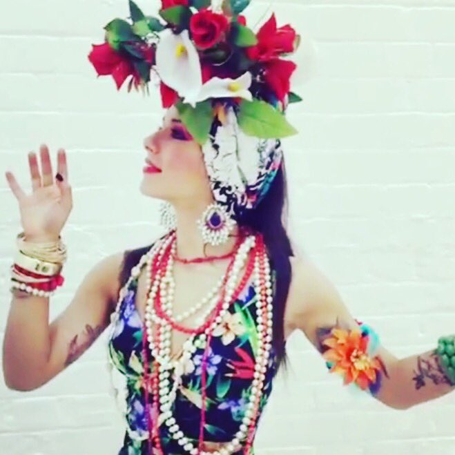 GGLondon2016's tweet photo. Carnival vibes this week @GGLondon2016 #BrixtonCarnival #CarnivalShoppers #CostumeJewellery #Sold #GGLondon https://t.co/ZHUorgOvdf