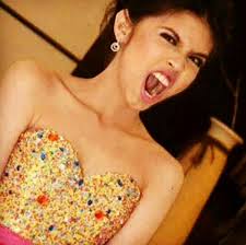 airajps's tweet photo. 18 Birth Day ni ate maine kasama ang mga kapatid niya #MaineBirthDay #ALDUBSecretAdmirer https://t.co/ONOsszaKrq https://t.co/fDcCP9aX8q