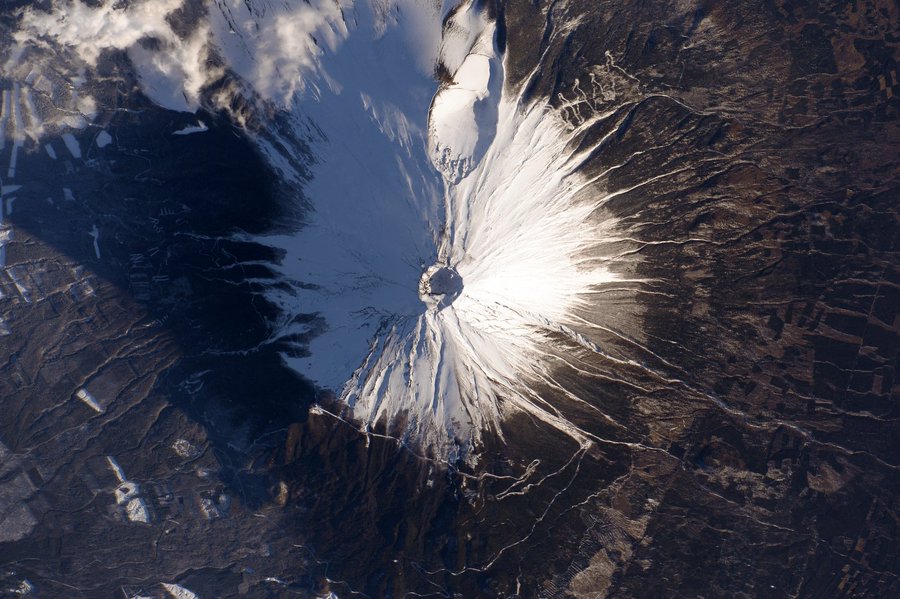 富士山はなぜ美しいのか それが一瞬でわかる宇宙の視点