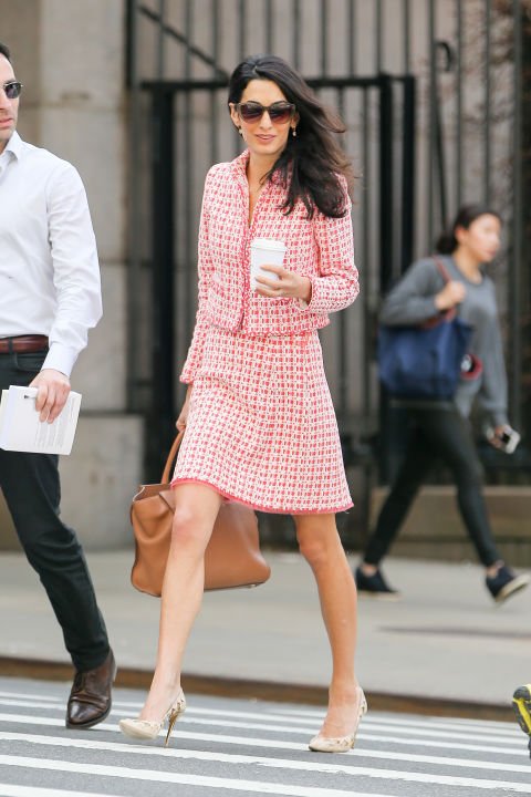StyleHu's tweet image. 33 alkalom, amikor Amal Clooney jobban öltözött fel bárkinél - stylemagazin.hu/hir/33-alkalom…