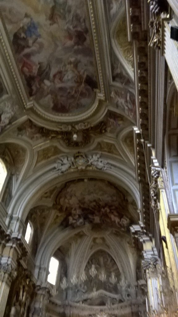 All'interno della Chiesta dei #santissimiapostoli con #gartiguida. Affascinati dagli sfarzi di #romamedievale