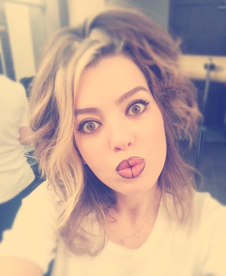 merveakaydn's tweet photo. İşimiz tiyatro🎭❣ https://t.co/vdot5G2Wxs