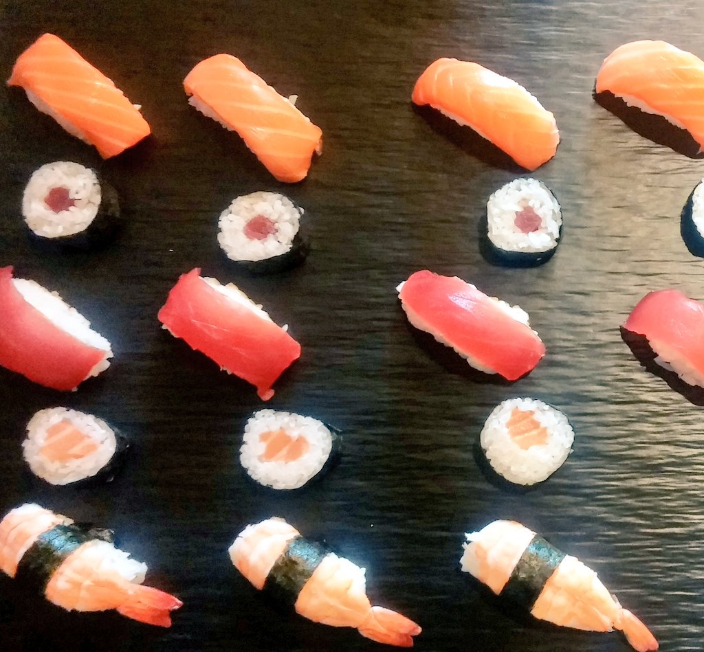 DavidTopChef's tweet photo. Amantes del sushi! Poner un bufete de este tipo en la boda es siempre una muy buena opción. Éxito asegurado! https://t.co/Exv3tBCA8s