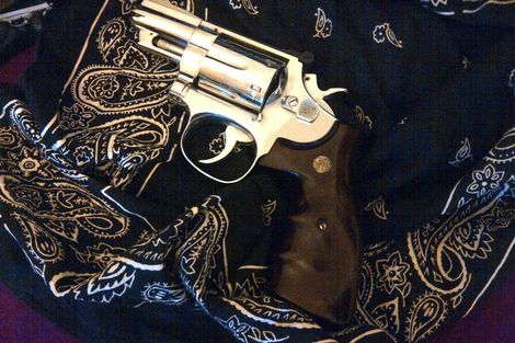 De wapendiscussie speelt ook in de #watersport, lees het verhaal op #vaarkrant
telegraaf.nl/vaarkrant/2515…