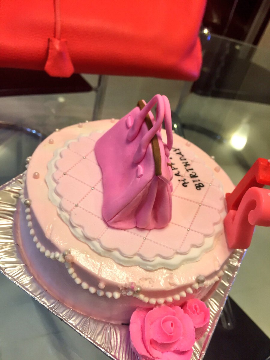 みさちゃす 海外避難生活 בטוויטר かわいかったらrt ピンク エルメス 名古屋 バーキン 誕生日 ケーキ 誕生日 ケーキ 21歳 ありがとう デコ 可愛い かわいい Pink Hermes Birkin Cake Birthday T Co Znz6jkqnyq