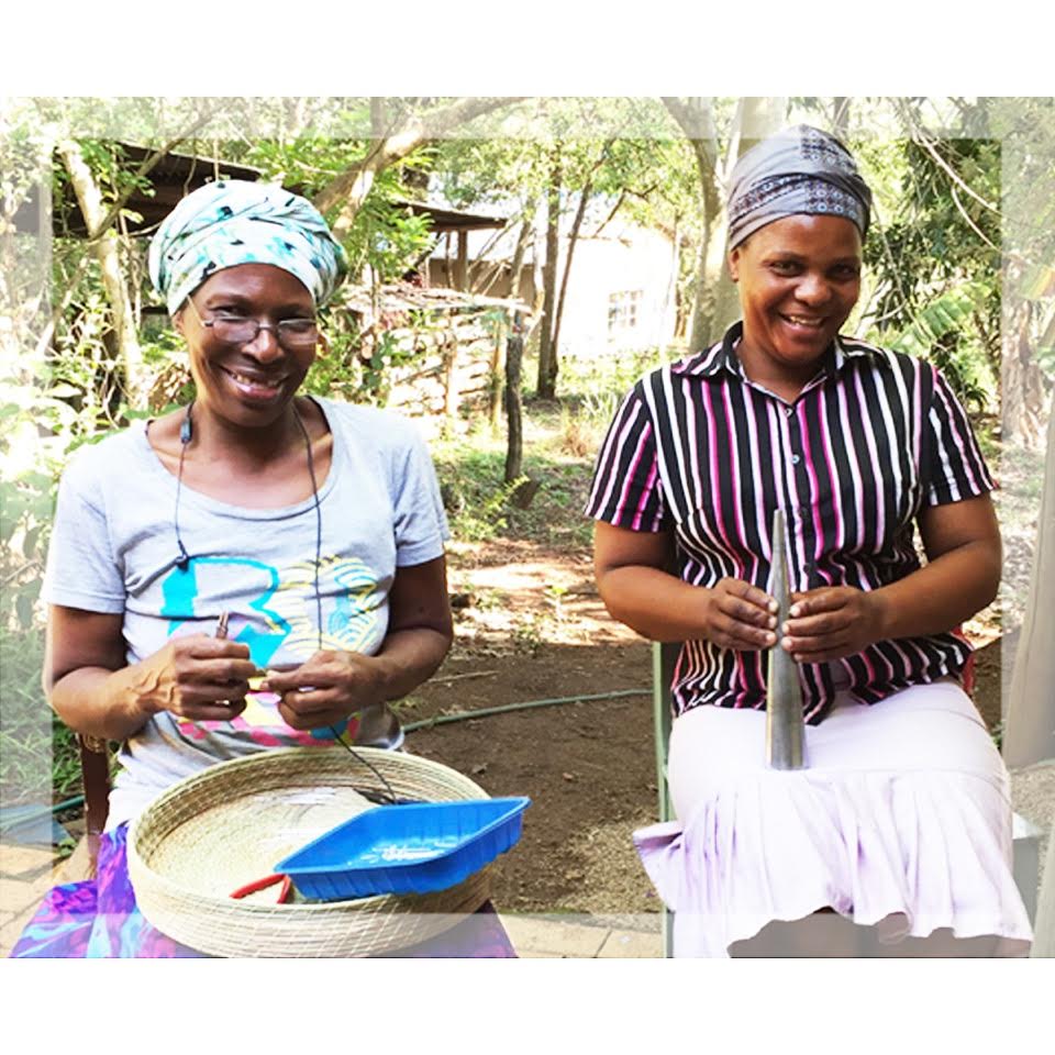 TintsabaCraft's tweet image. Meet Elizabeth and Phindile, they’re working on a component of the Wine Glass Charms. #tintsaba #handmade #ethical