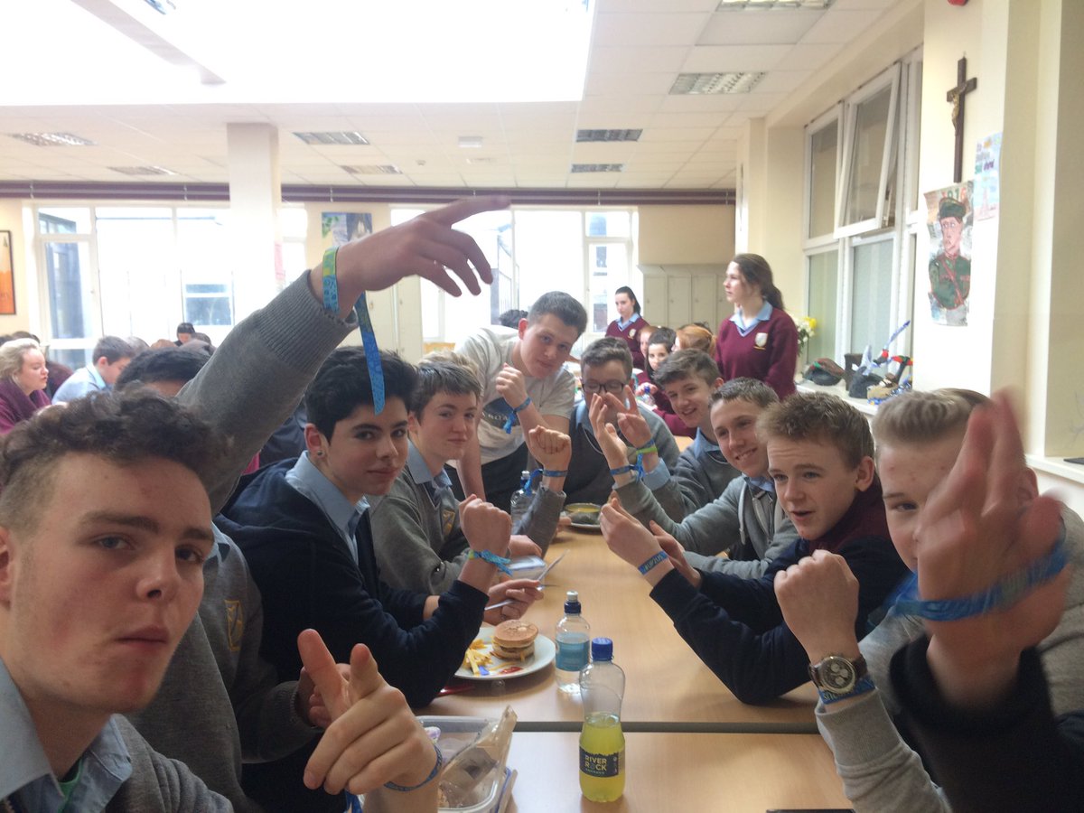 #SID2016 <a href="/Webwise_Ireland/">Webwise</a> Great day promoting Safer Internet day! #StayFresh