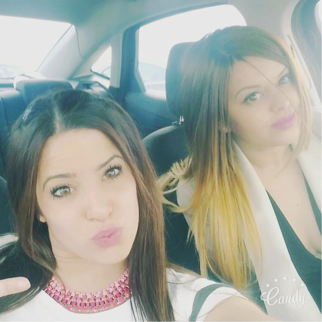 encarni_m's tweet photo. 😍😊👯 https://t.co/jeXjWrrDbA