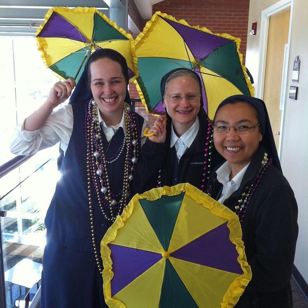 DaughterStPaul's tweet photo. Mardi Gras Girls Night!! #TONIGHT @6:30 in the Catholic Student Center Lounge. #PIZZA&KINGCAKE #NOLAinTexas #WhenTh… https://t.co/jfqOjqrrR9