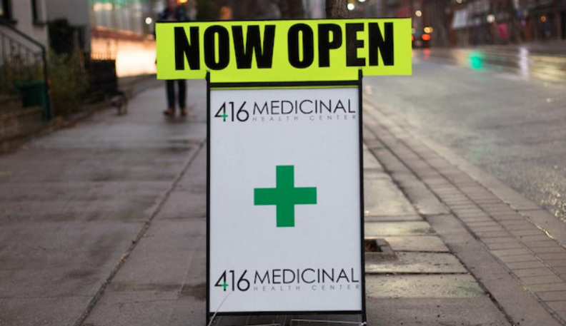 Cops say there's "confusion" over pot laws in Canada — the government says, "chill": bit.ly/20SNvot