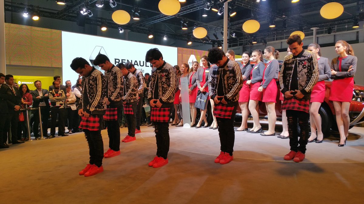 RenaultIndia's tweet photo. Last performance for #RenaultAtAutoExpo gets underway by YoYoBoys. Great fun at #AutoExpo2016 https://t.co/mSymHq0s2D