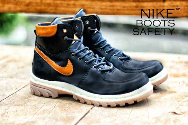 Dusengtorture's tweet photo. RESELLER WELCOME !! gudang sepatu murah , 1 st hand ! info/order pin:5BC57B79 @iklanmanjur @BintaroIklan https://t.co/W6JGOy2mux
