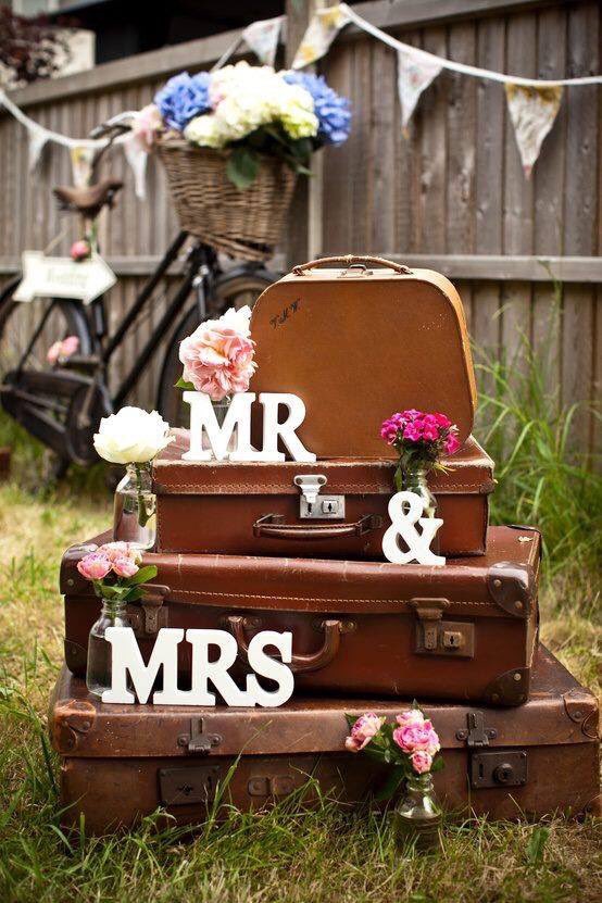 Decora tu boda con detalles vintage y muuchas flores! 🌷🌹
#bodas #flores #deco #weddingideas