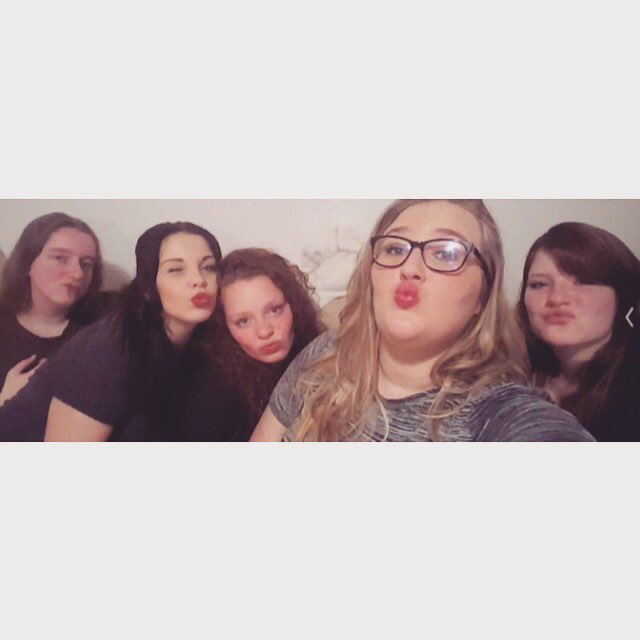 xnatassss's tweet photo. Beebies 💋 https://t.co/QmL4hIZtId