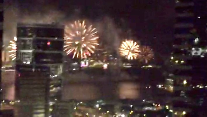 JelenaMKandic's tweet photo. 🐒 #CNYMonkey 🐒 #ChineseNewYear 🐒 #CNY2016 🐒

Celebration with #fireworks 🎆🎇🎆 over #VictoriaHarbour in #HongKong.✨❇✨ https://t.co/KUCUEplU5I