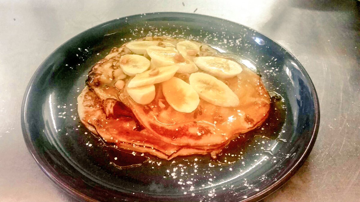 theprochefonial's tweet image. Banana caramel  pancakes @Moloughneys #PancakeTuesday