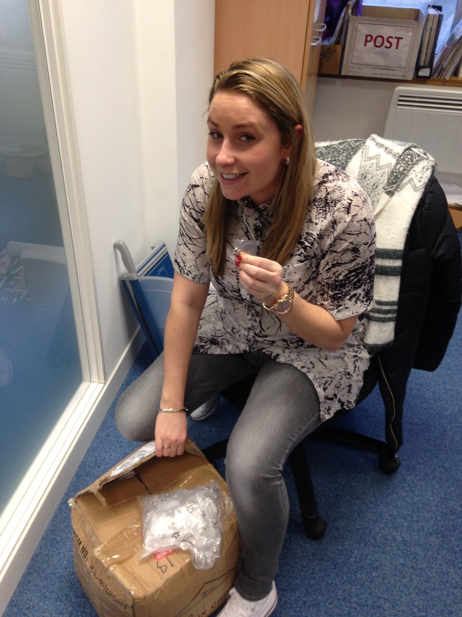 Wedding season is approaching! Not got favours yet? Check out our Star of Hope pin badges bowelcanceruk.org.uk/get-involved/m…