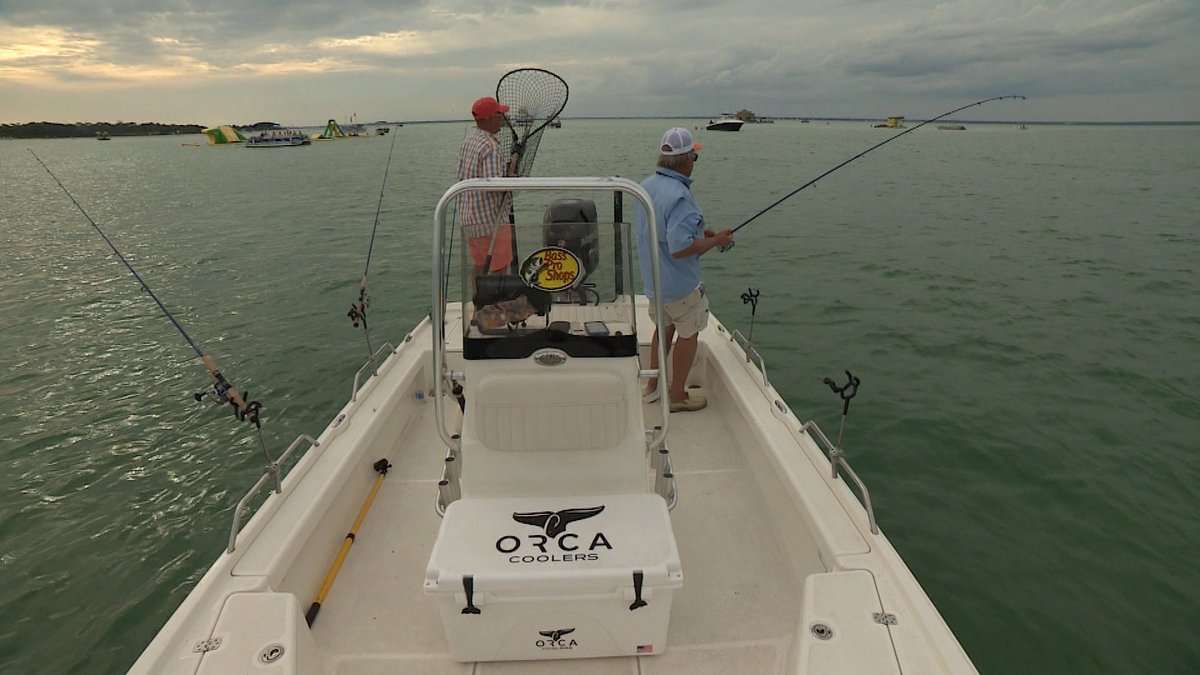 Bill_Dance1's tweet photo. We're Redfish' on the @EmeraldCoastFLA near Destin FL today at 10C on @SPORTSMANchnl! Cpt Josh Nelson put us on'em! https://t.co/GG8m70EWgL