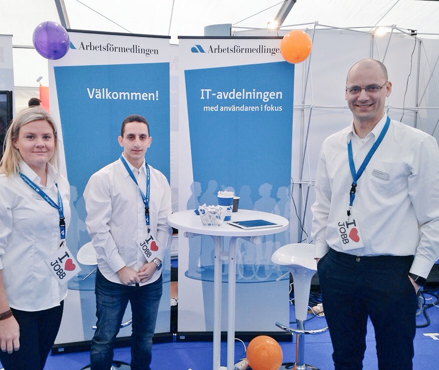 LundinMadeleine's tweet photo. VI❤️JOBB! Vi från IT-avdelningen är på #larm2016 &amp; vill hitta medarbetare som vill jobba användarfokuserat med oss! https://t.co/wp0EOhr4IZ