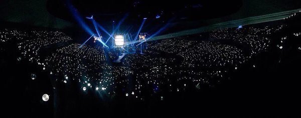 borntoloveJIMIN's tweet image. A.R.M.Y.
-official fandom name
-photoshop masters
-defends bangtan faster than defending theirselves
-FAMILY 💕