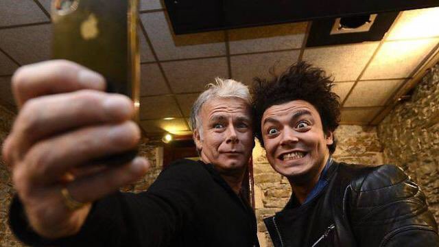 edouardpluvieux's tweet photo. J-8 pour @AmisPublics ! Mais en attendant CE SOIR @kevadamsss et @dubosc_franck dans #FISTON sur @M6 !! #TousDevant https://t.co/NUb29Se7l1