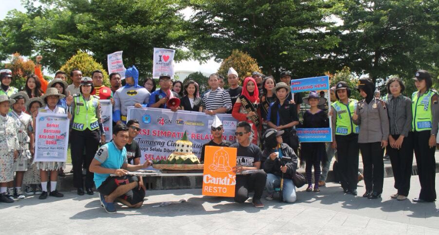 AKSI HARI INI memperingati #HariPersNasional di simpang4 The Park bersama elemen masyarakat Sukoharjo.