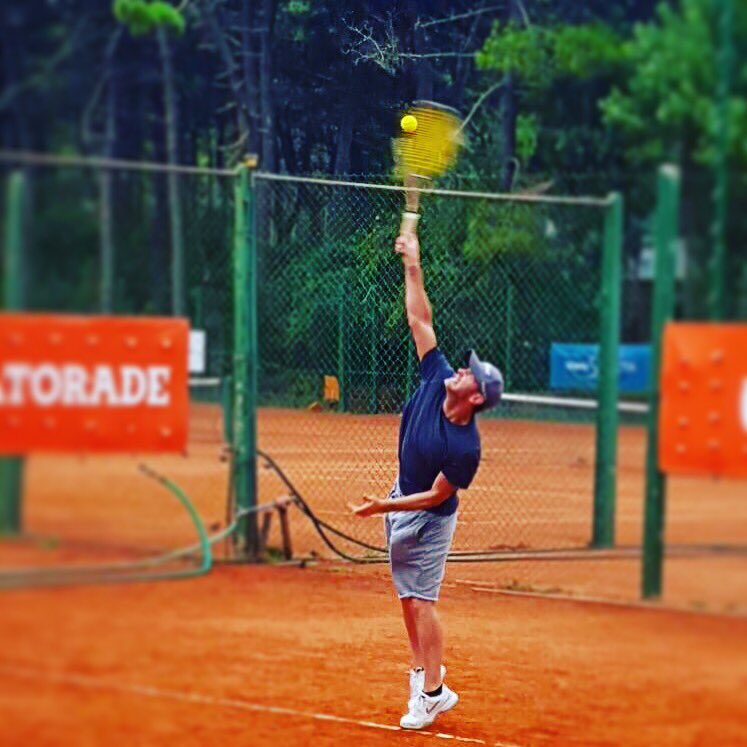 AxelOficial's tweet photo. @picomonaco amigo, estoy entrenando duro para q juguemos #RolandGarros2016 juntos!
Como lo ves? 😜 https://t.co/VTlyvMHIaL