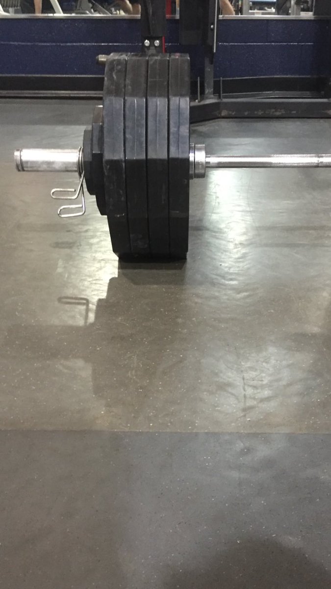 sjwilso13's tweet photo. All time pull of 430 to finally enter the 1,000 club. 255 bench, 315 squat, 430 dead. @Riley__Allen @LundahlJon https://t.co/tk1SCAvKeN