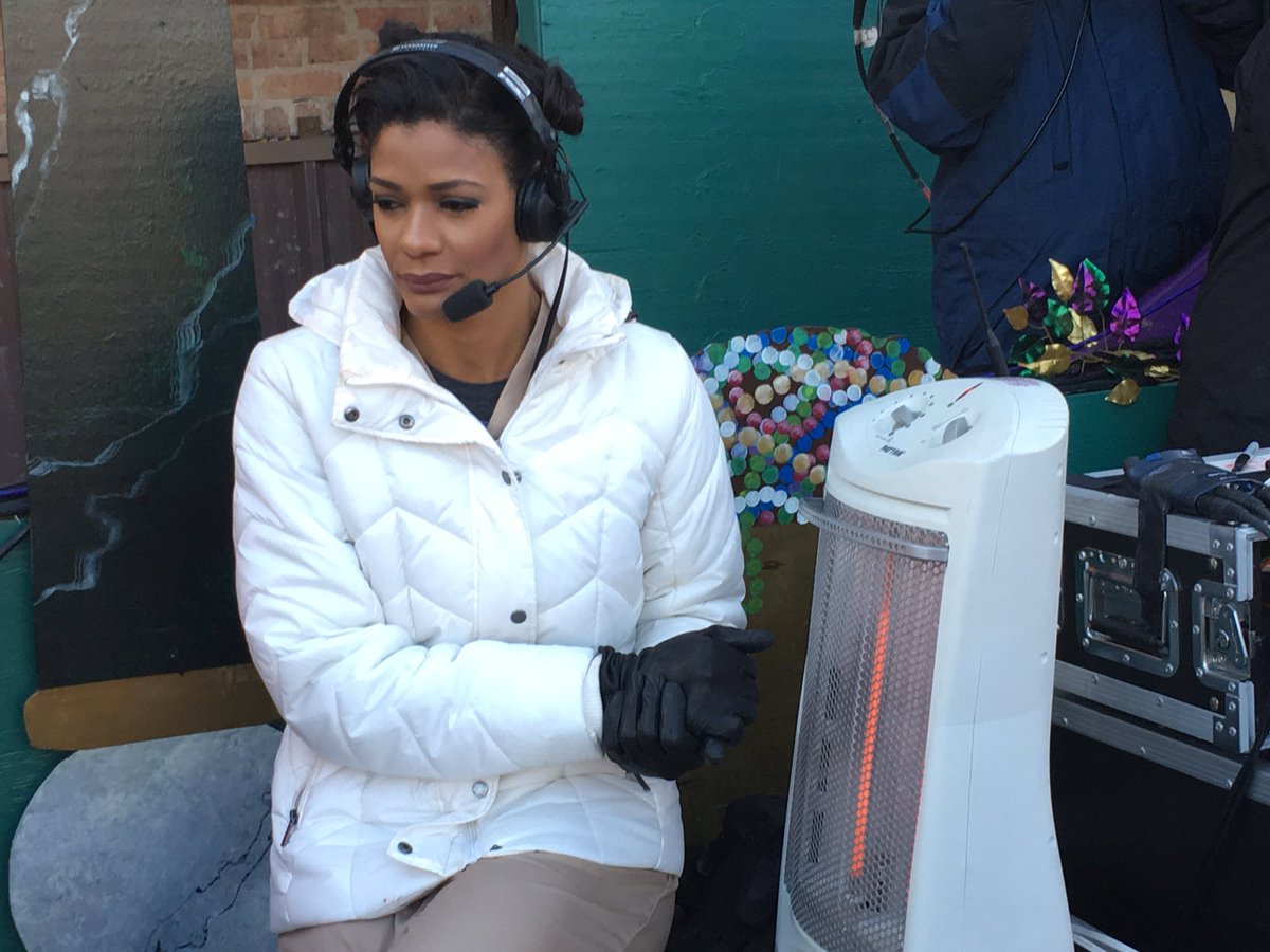 Laura_Buchtel's tweet image. . @TamicaLee knocked everyone out of the way to get to the portable heater. #diva #shecold #StCharlesAve