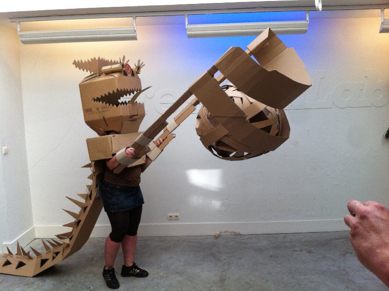 Jouez au Cardball <a href="/FreedomLab/">Freedom Performance Lb</a> 2P/ 1 #costume Human don't touch the ball Video, rules &amp; pics cardboarders.com/2013/cardball-…