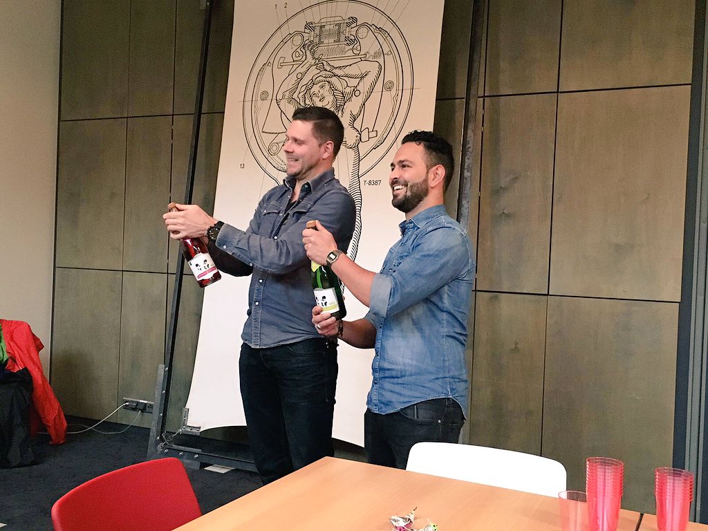 Feestelijke aftrap als partner id organisatie van de Dag Van Het Werkplezier (22 april) top! @buro_wes <a href="/FerrydeWit/">Ferry de Wit</a>