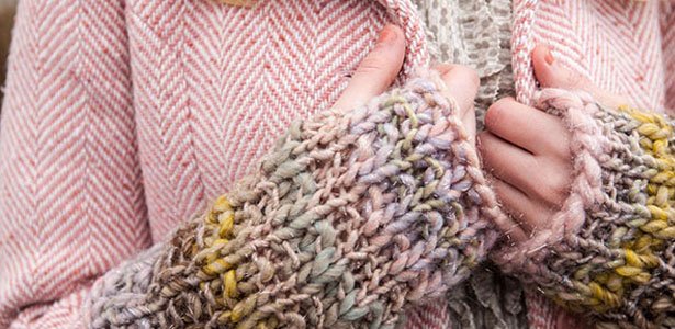 handylittleme's tweet photo. 5 free #knitting patterns for fabulous February! #craft #winter #BigKnit #knitforwinter https://t.co/8xqf4bYOVN https://t.co/17m3AZ1QPc