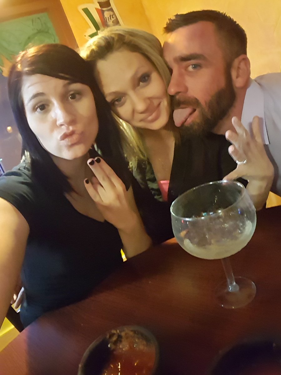 AliseDanielle12's tweet photo. I need another night like this.. #myfriends #tequilashots #myBHs https://t.co/OHVNIX7Jvq