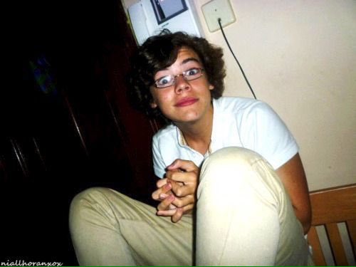 WorldNotes1D's tweet photo. Cuando te das cuenta que la pubertad en ocasiones da muy Buenos golpes..

#iHeartAwards #BestFanArmy #Directioners https://t.co/z02PGYFZYL