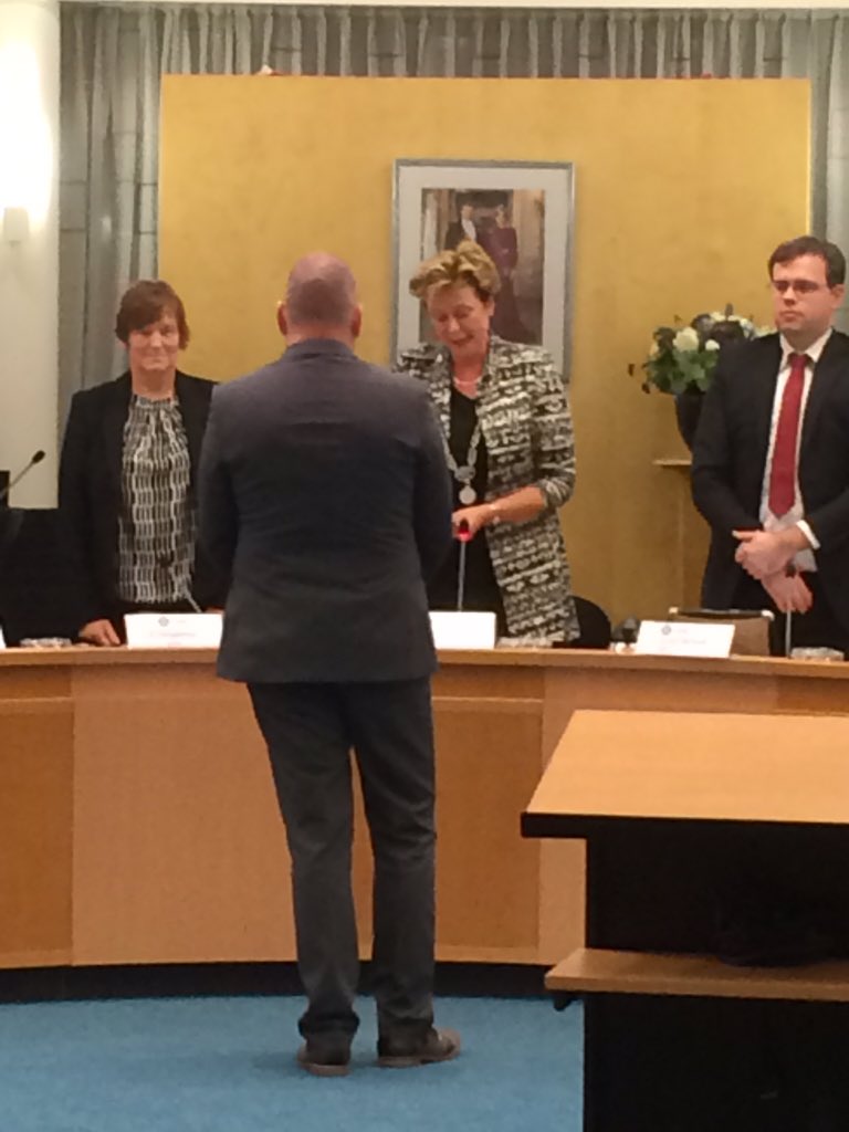 Gefeliciteerd @MPuttenaar, nu officieel raadslid. Petra Taams doet een stapje opzij, gelukkig blijft ze actief lid!