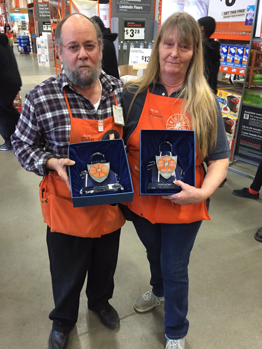 nyyroro's tweet photo. John &amp; Stephanie from Mohegan Lake, NY recognized with the RVP value award for #DoingTheRightThing @456Cherrett https://t.co/NDXz2IWp1N