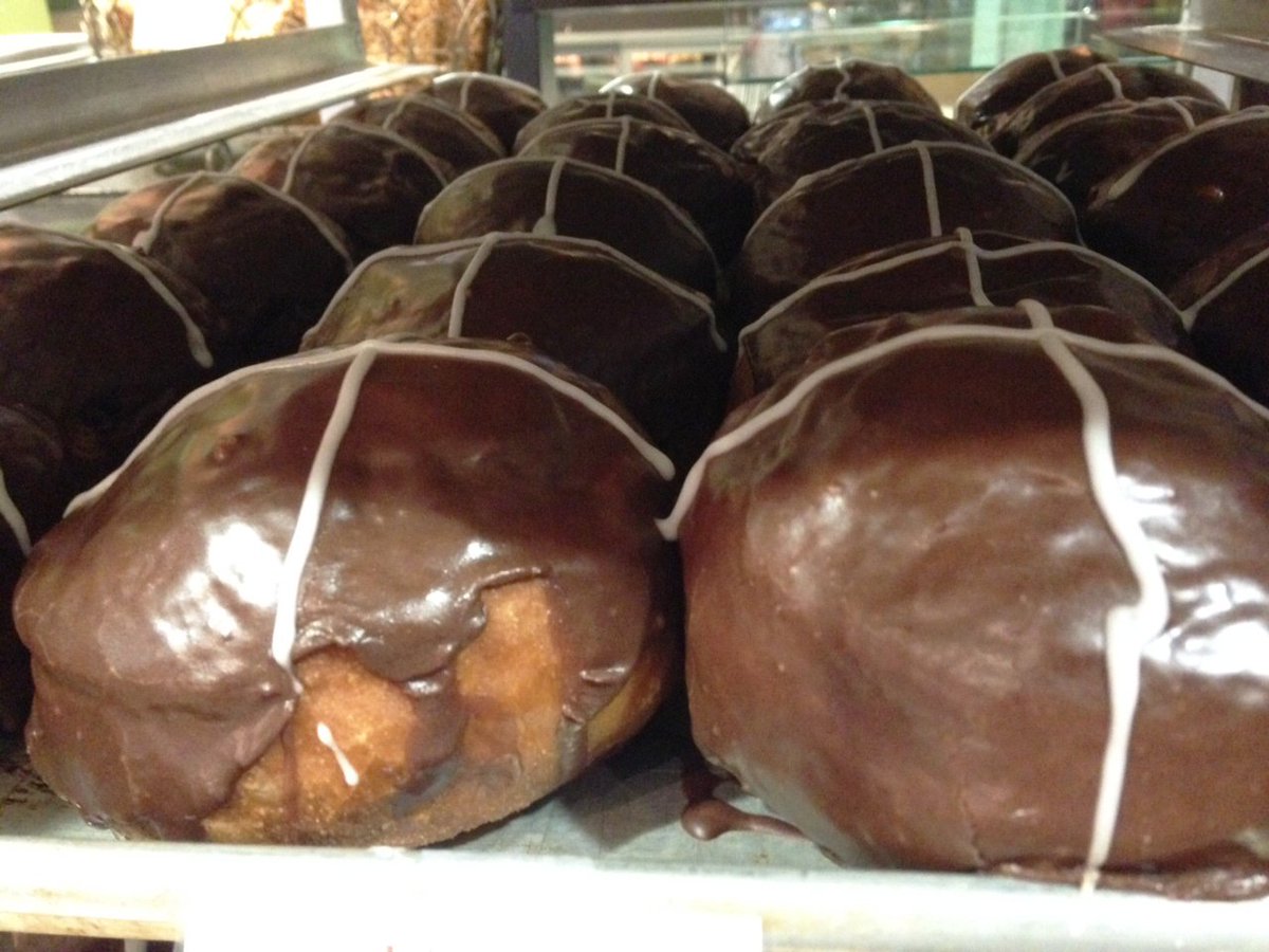 PHOTOS: Making paczkis is a Fat Tuesday tradition at <a href="/Nougat_Bakery/">Nougat Bakery</a>: bit.ly/1TQxWM0