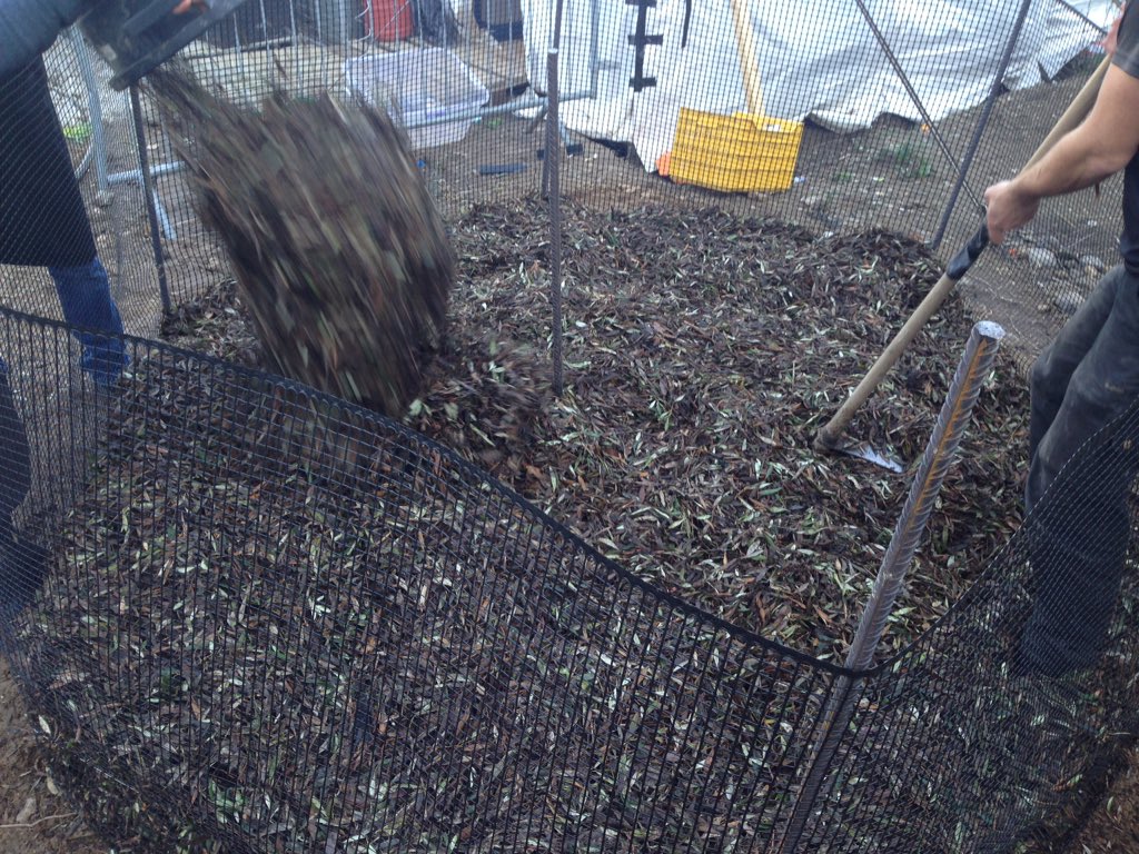 Totally excited about our nearly ready compost water heating system for our kitchen <a href="/bettermoria/">Better Days 4 Moria</a> #Lesvos