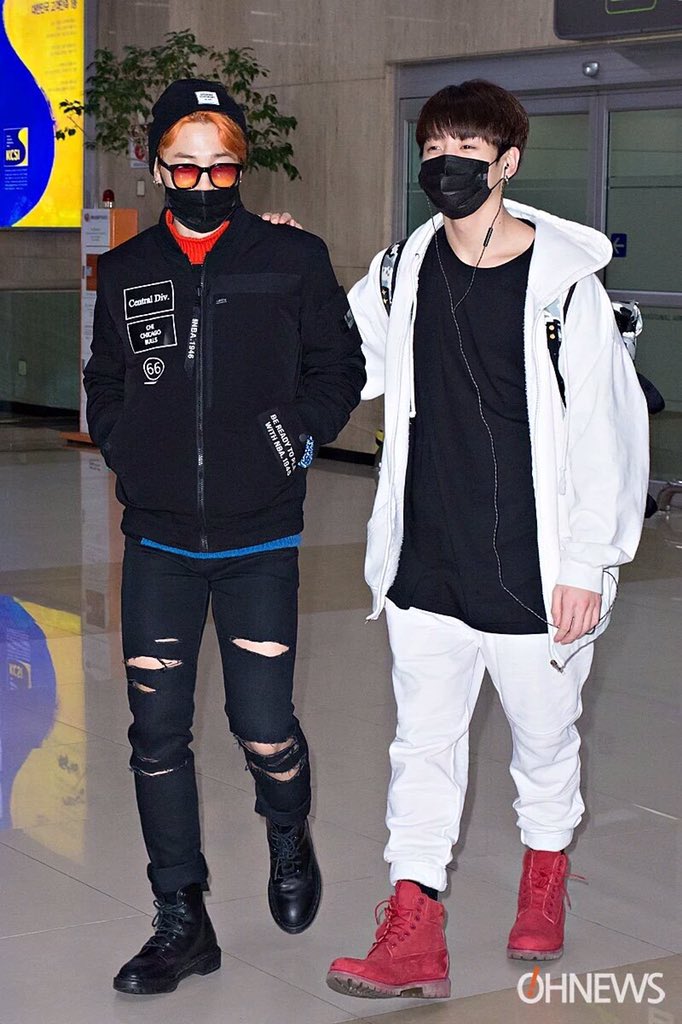Jungkook in red timberlands 😍 https 
