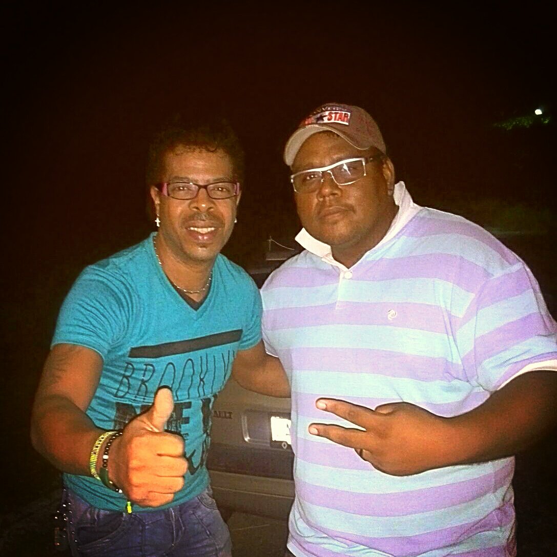 TTaltonivel's tweet photo. Noche de #Musica y #homor...Aquí con el amigo #Gilberto #BateristaYCantante de la #FilarmonicaDeMusipan dl @erconde https://t.co/tBlKMU9kQH