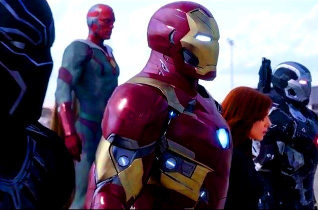 Vertele's tweet photo. La #SuperBowl enseñó en TV los equipos enfrentados de #CivilWar https://t.co/ro82inVCKZ #TeamCap #TeamIronMan https://t.co/im1hxet64p