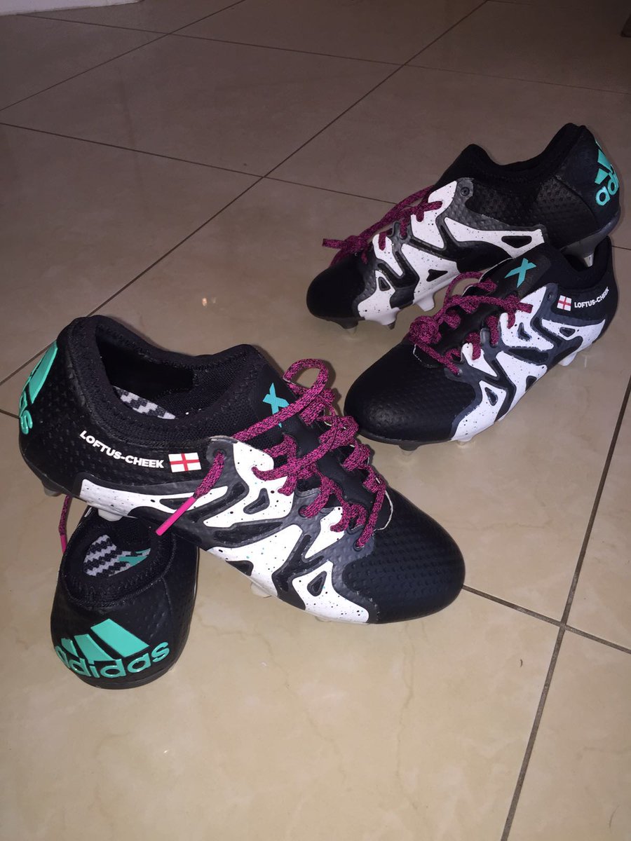 For a chance to win my boots retweet this post.. Comp closes in 24 hours I'll select the winner then 🙌🏻 good luck!