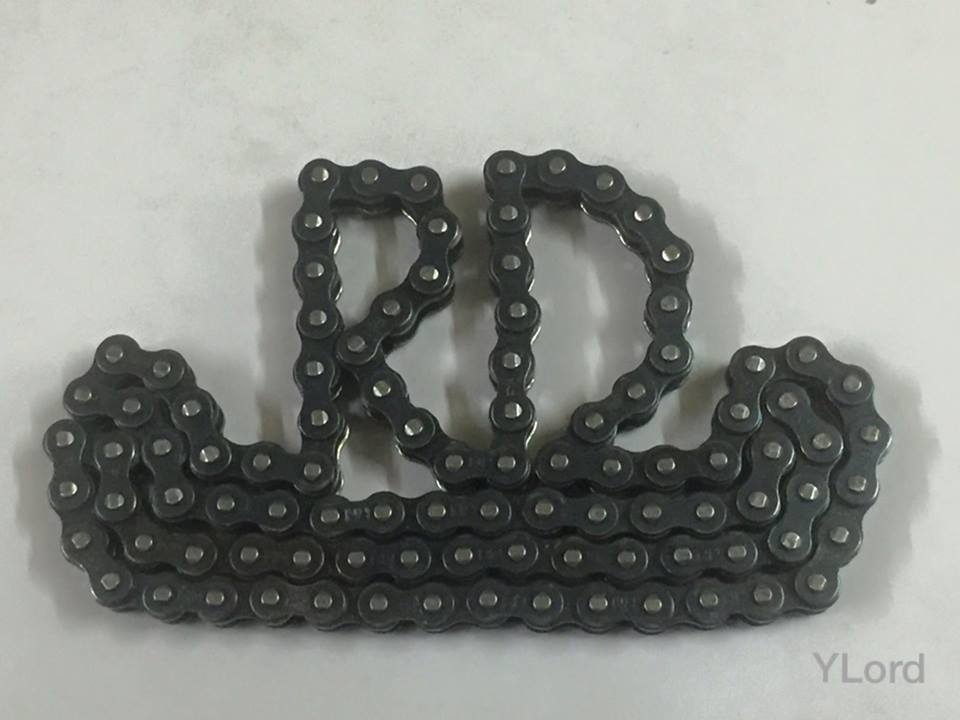 RDPositive's tweet photo. Interesting artwork with a chain https://t.co/I9GFG6cPKL